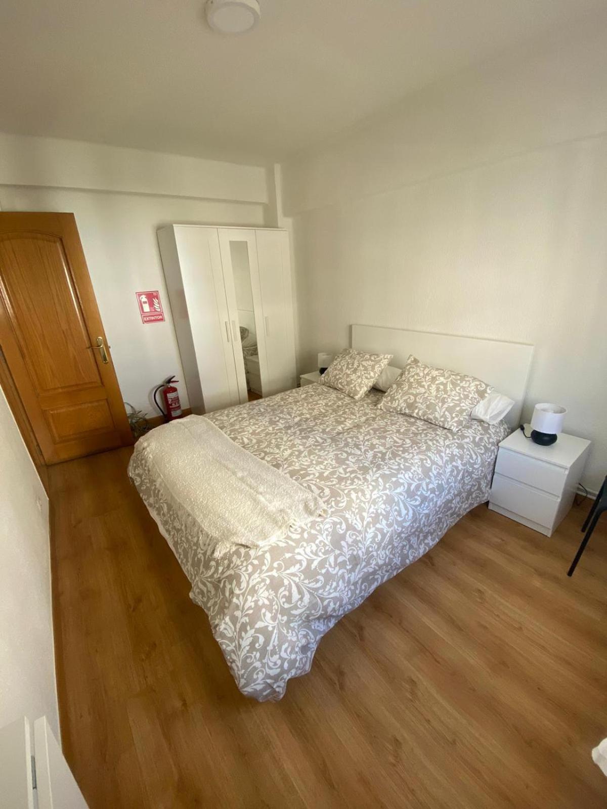 Apartamento Apartamento En El Centro - Cercano A La Playa Santander Exterior foto